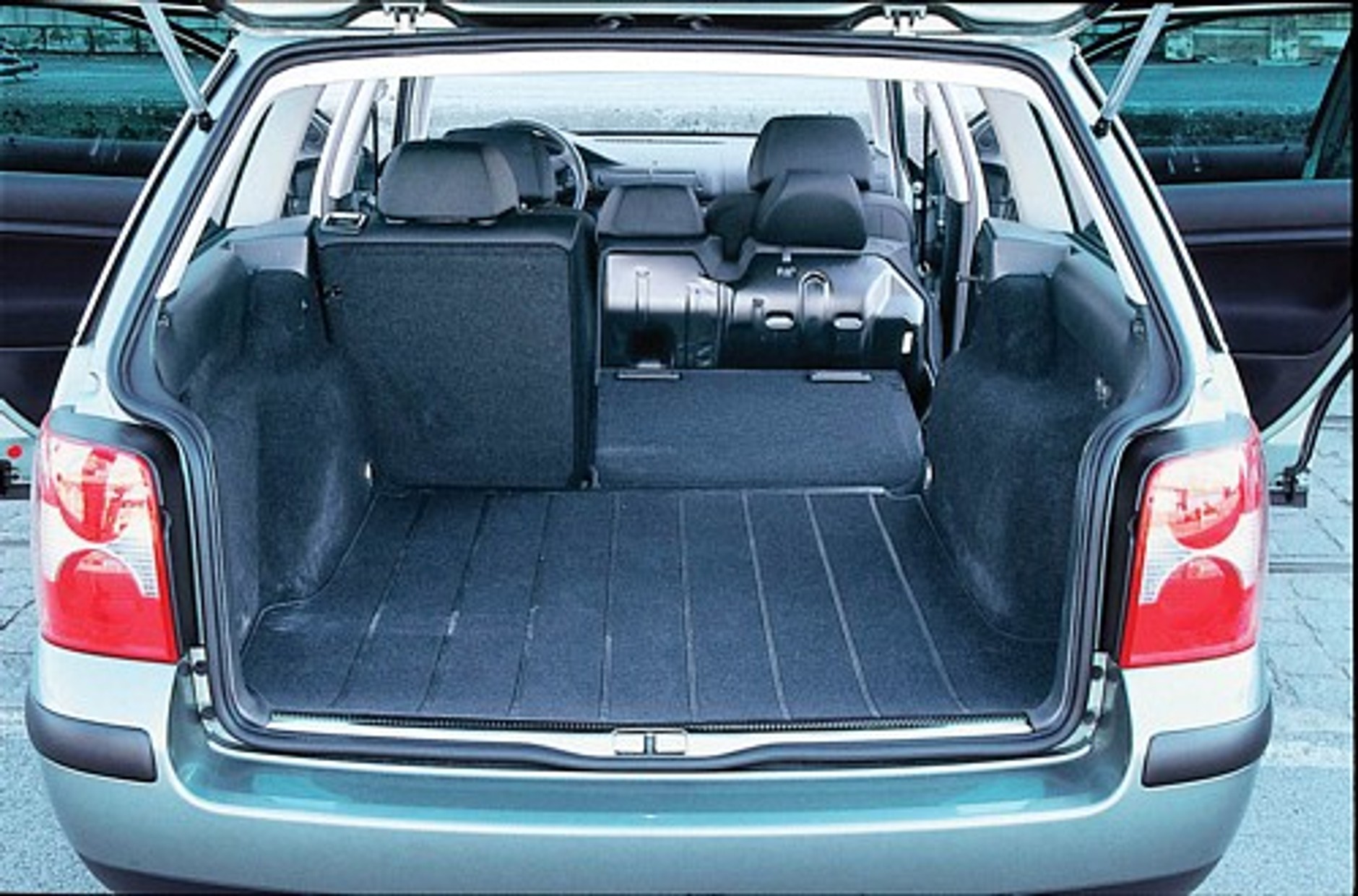 W światłach rampy...