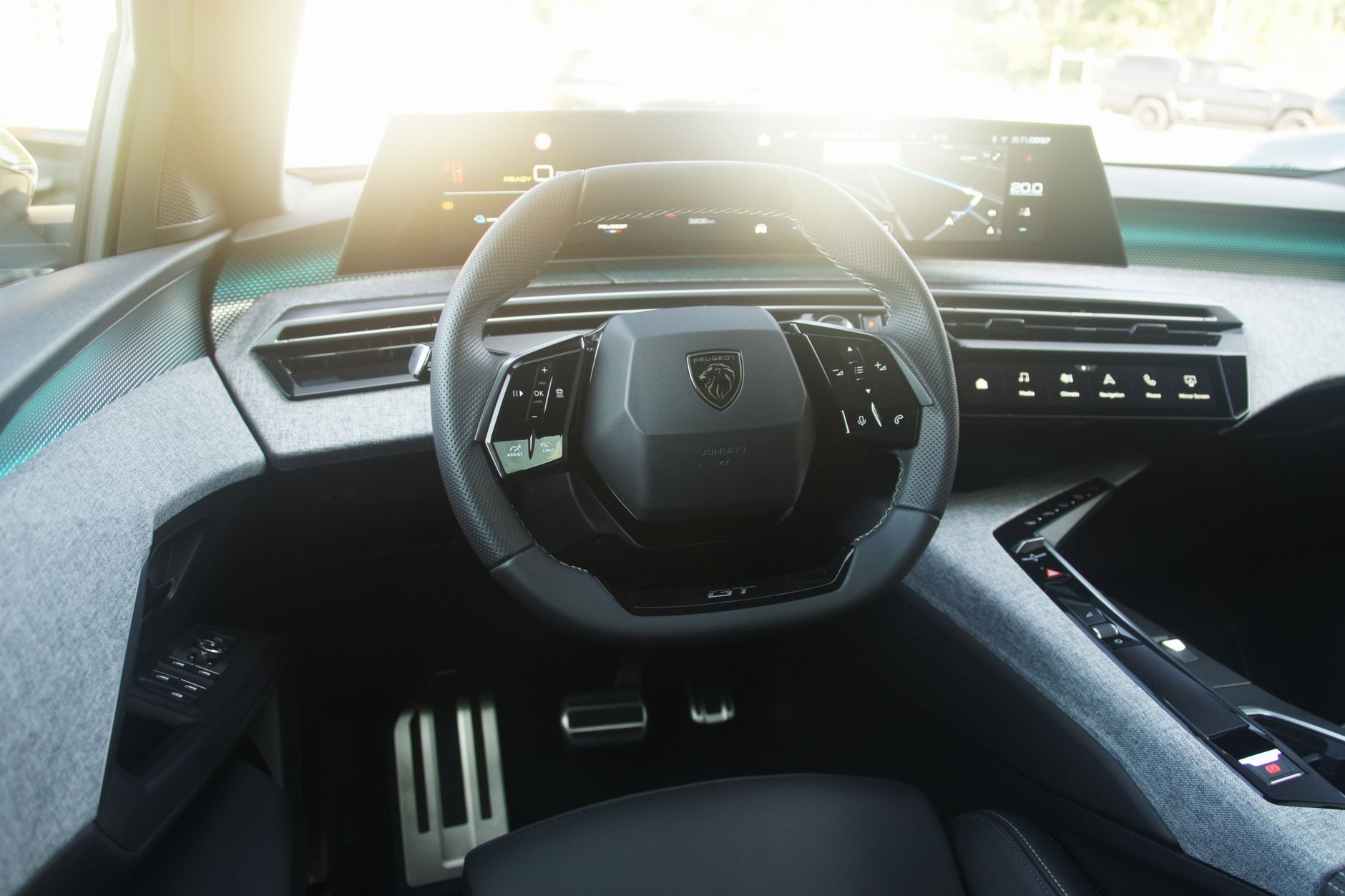 Peugeot E-5008 w pierwszym teście