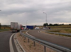 Litewski kierowca ciężarówki próbował wjechać pod prąd na ekspresówkę