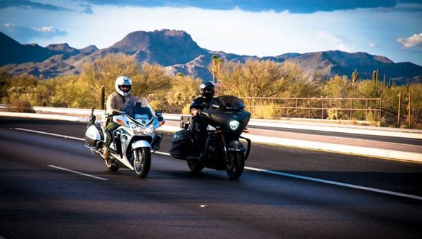 Jak policja zatrzymuje motocyklistów w USA?