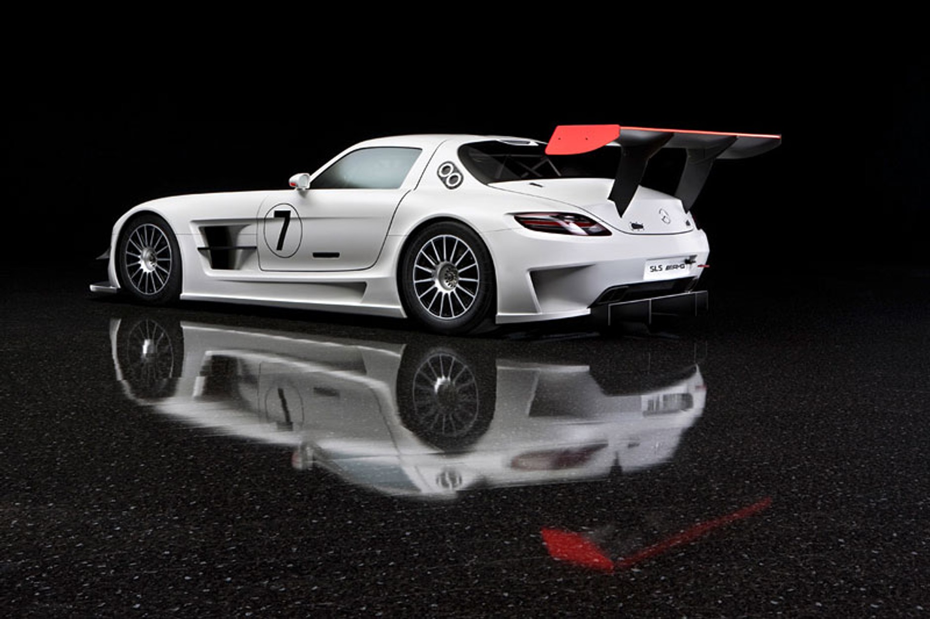 Mercedes SLS AMG GT3 - Gullwing powraca na tory