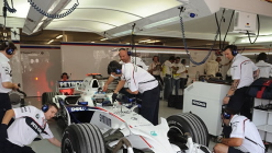 Grand Prix Belgii 2008: pierwszy trening dla Felipe Massy, Kubica z problemami