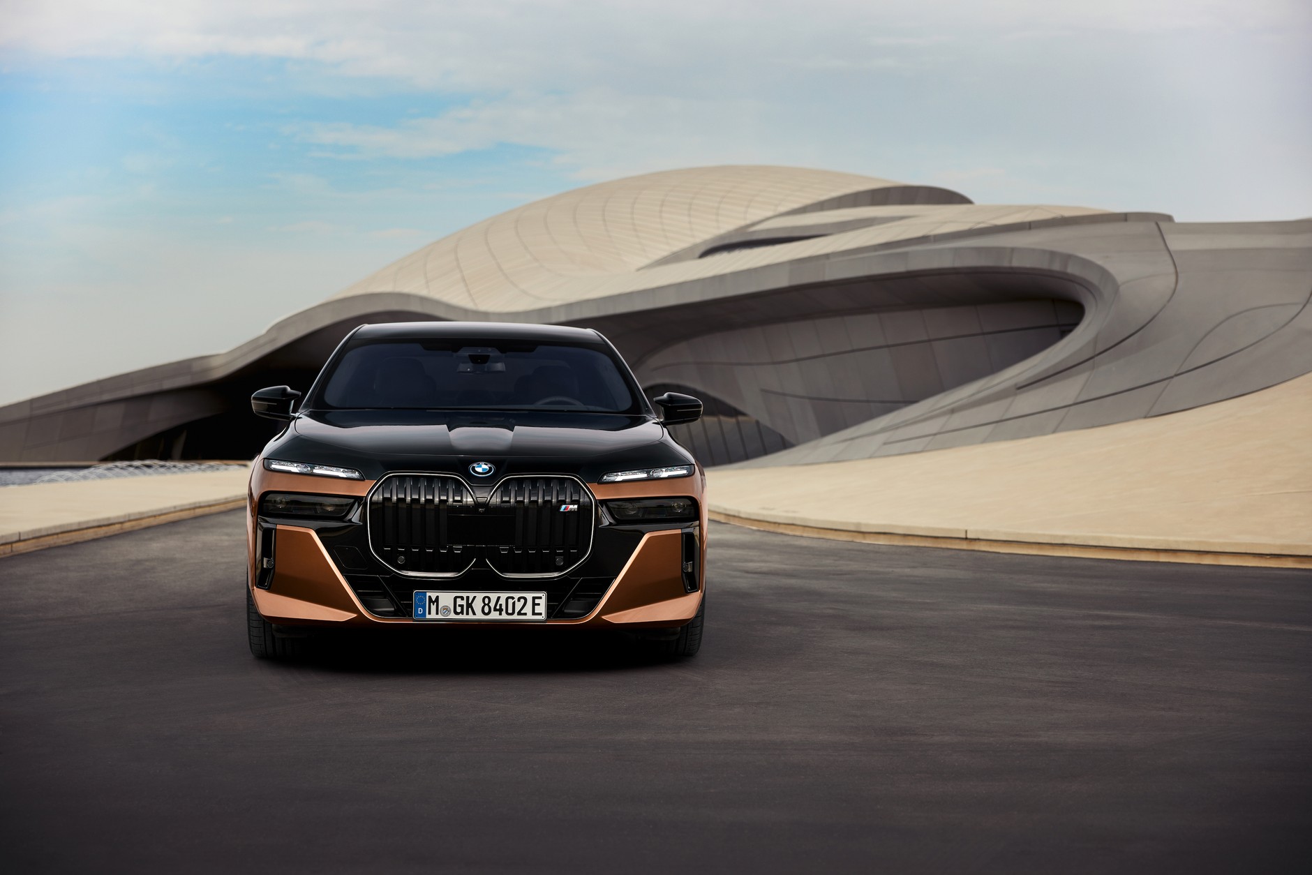 BMW i7 M70