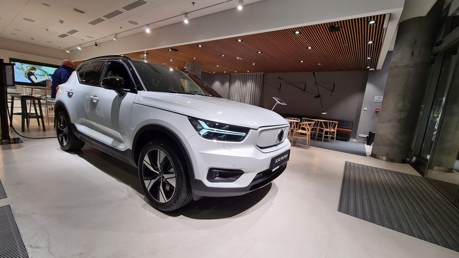 Google Android Automotive w Volvo XC40 Recharge