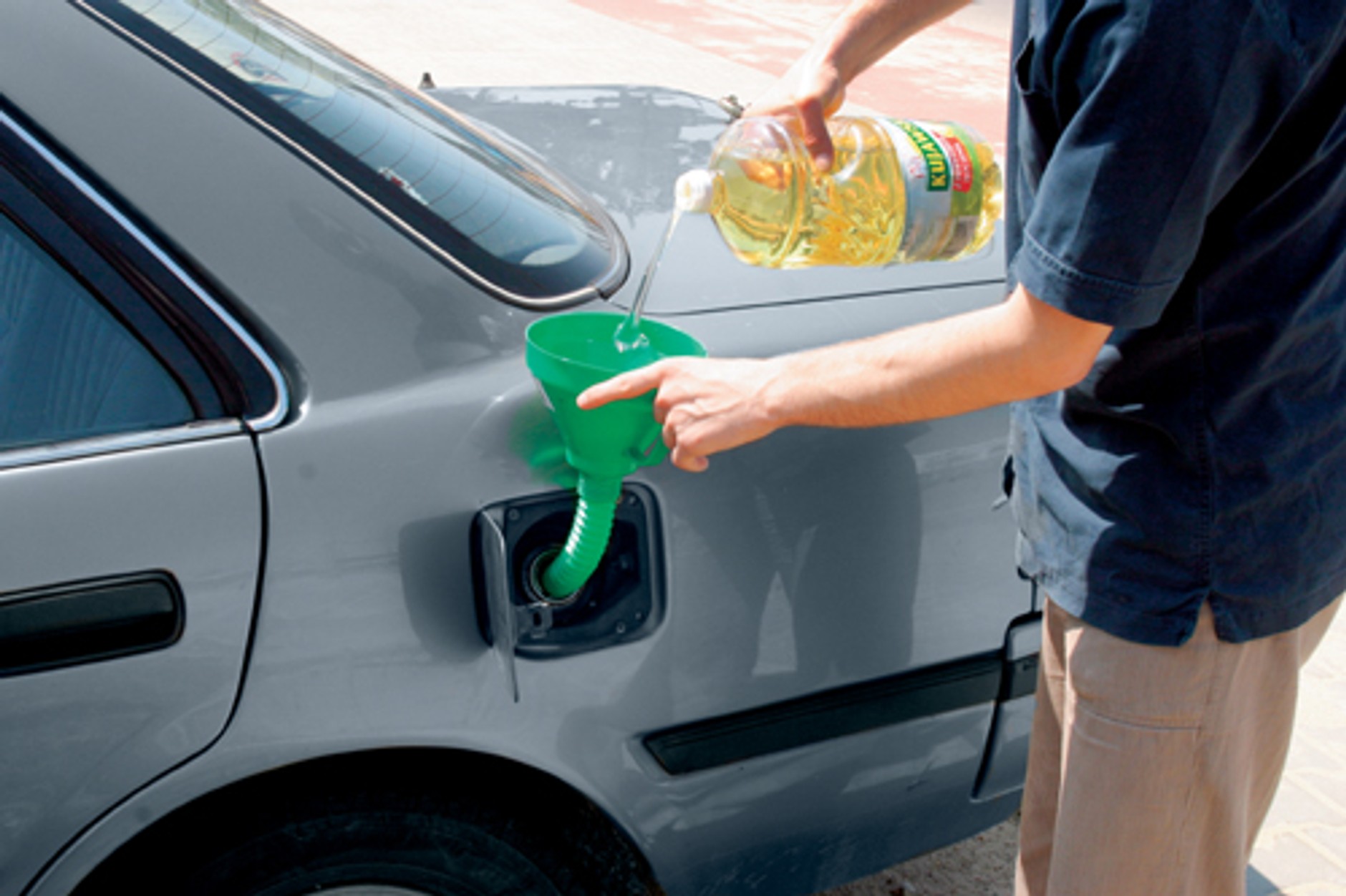 Paliwa o wiele tańsze, ale czy gorsze?