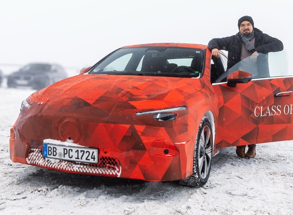Nie wiem, jak wygląda, ale wiem już, jak jeździ. Mercedes CLA w pierwszym "teście"
