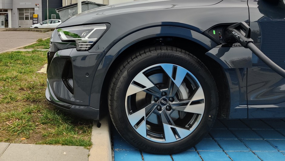 Audi Q8 50 e-tron