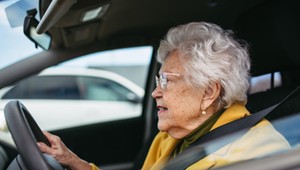 Zmiany w prawie jazdy. Jest decyzja w sprawie badań lekarskich u seniorów