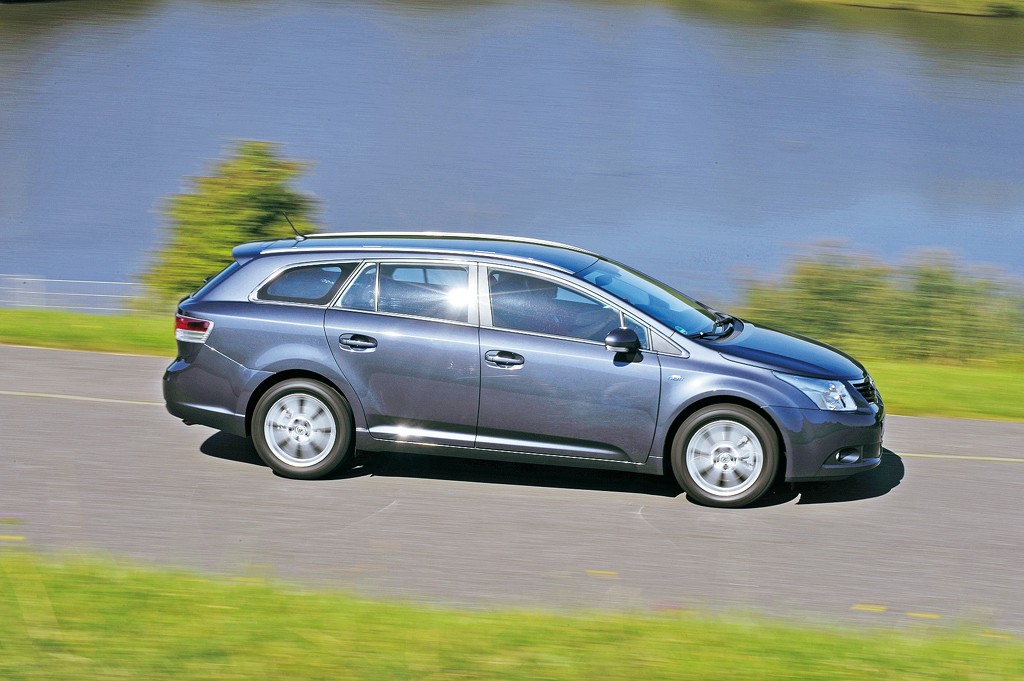 Honda Accord Tourer kontra Opel Insignia Sports Tourer i Toyota Avensis Wagon - Kombi w pogoni za stylem