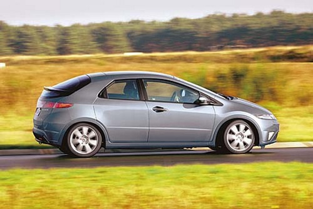 Honda Civic 2.2 I-CTDI: "UFO" z dieslem pod maską i dużym przebiegiem da się  kupić za grosze. Jest szansa, że to auto jeszcze trochę pojeździ. 