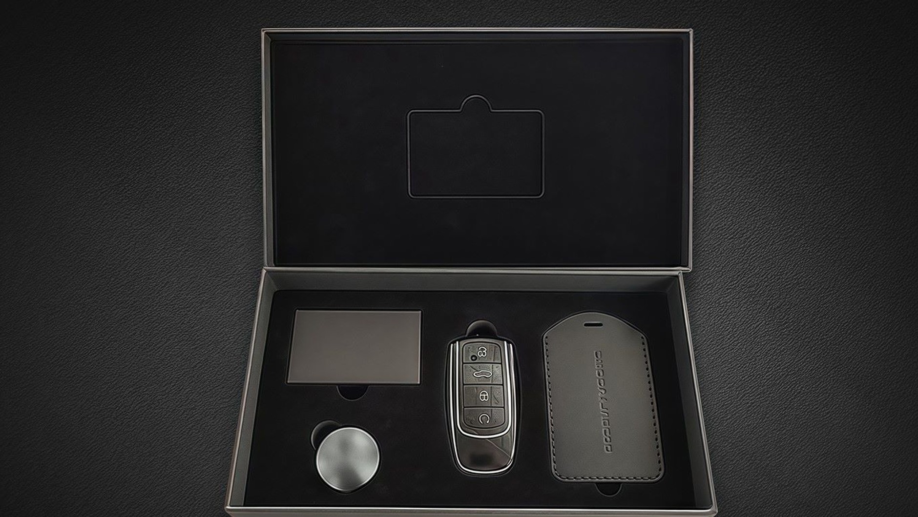 Omoda 9 Super Hybrid (zestaw powitalny)