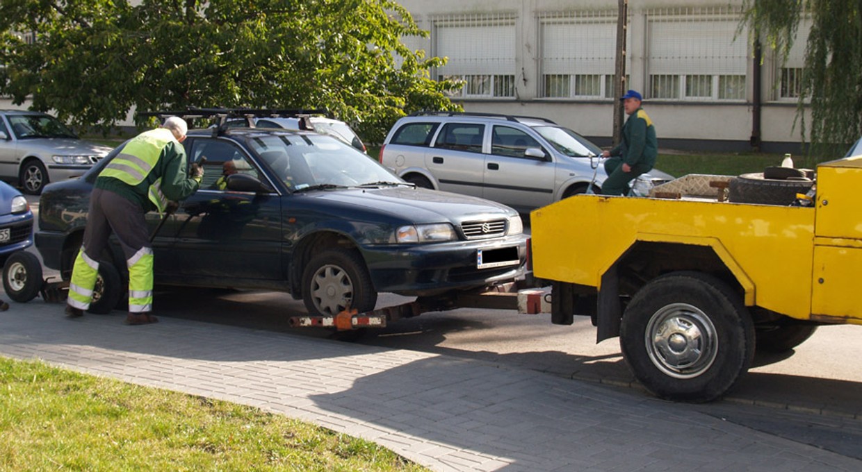 Spółdzielnie mieszkaniowe nie mogą odholowywać pojazdów ani zakładać blokad