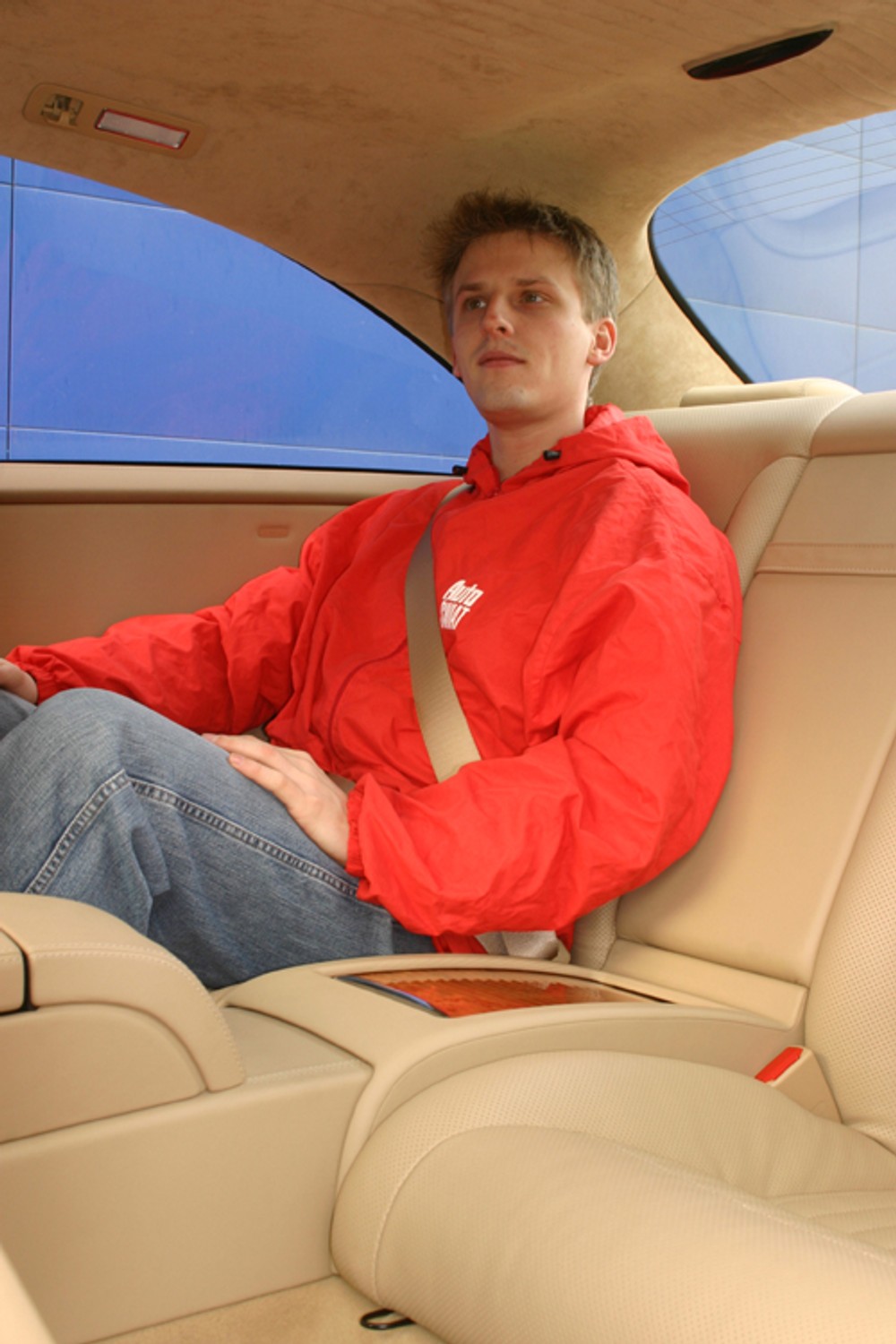 Mercedes CL 600 - On naprawdę jest taki długi