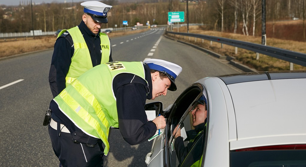 Kontrola drogowa: zmienia się... niewiele. W szczególności nie zmieniają się powody, dla których podczas kontroli warto być – względem kontrolującego  grzecznym i rzeczowym