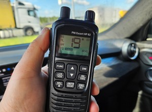Chciałem się poczuć jak 20 lat temu i założyłem do auta CB-radio. Czy ktoś tego jeszcze używa?