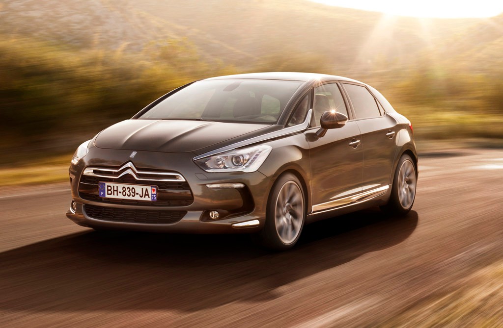 Citroen DS5 Hybrid4: C5 dla wymagających