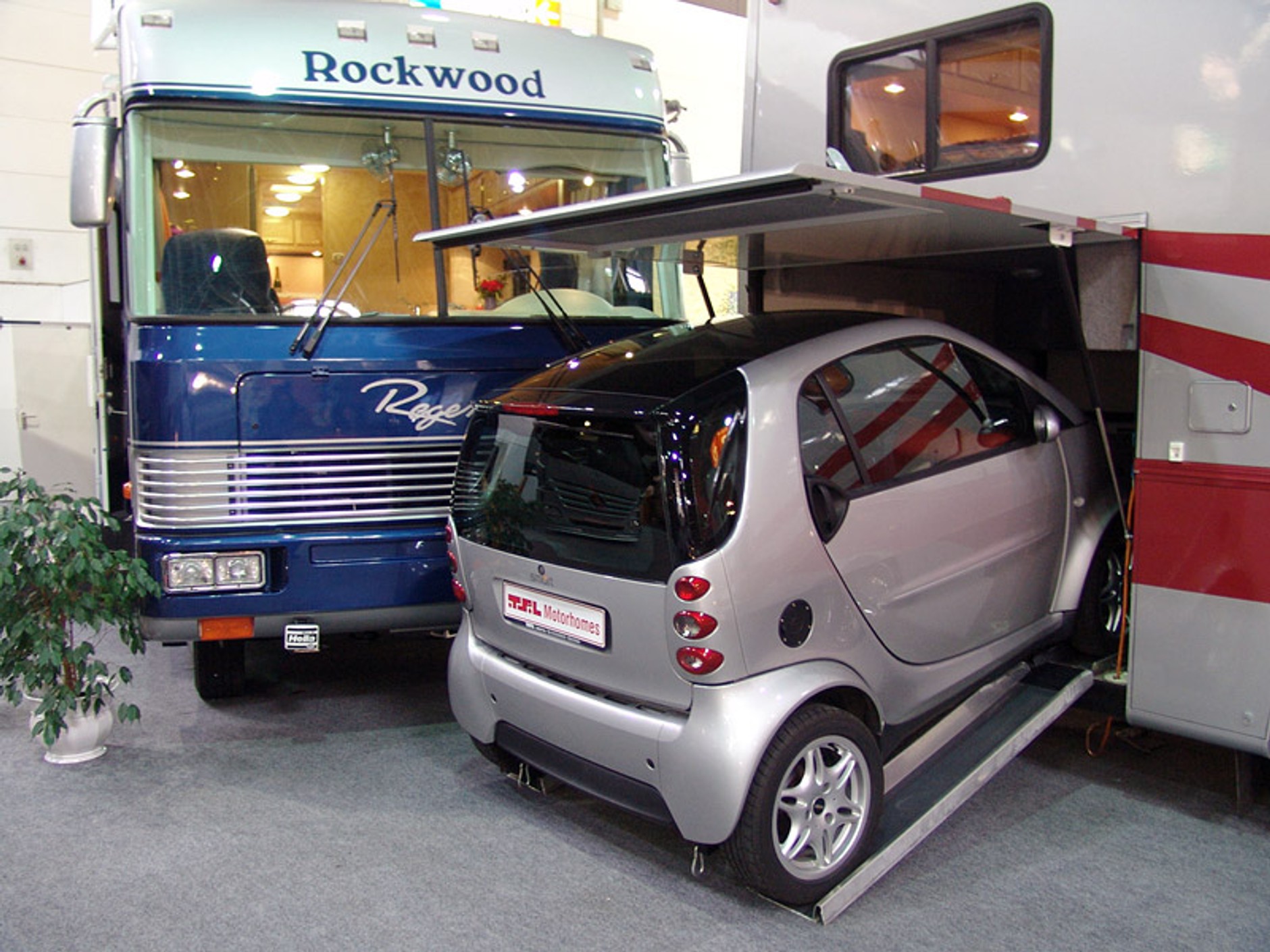 Caravan Salon Düsseldorf 2007: Caddy Life i moda na nowy sezon (fotogaleria)