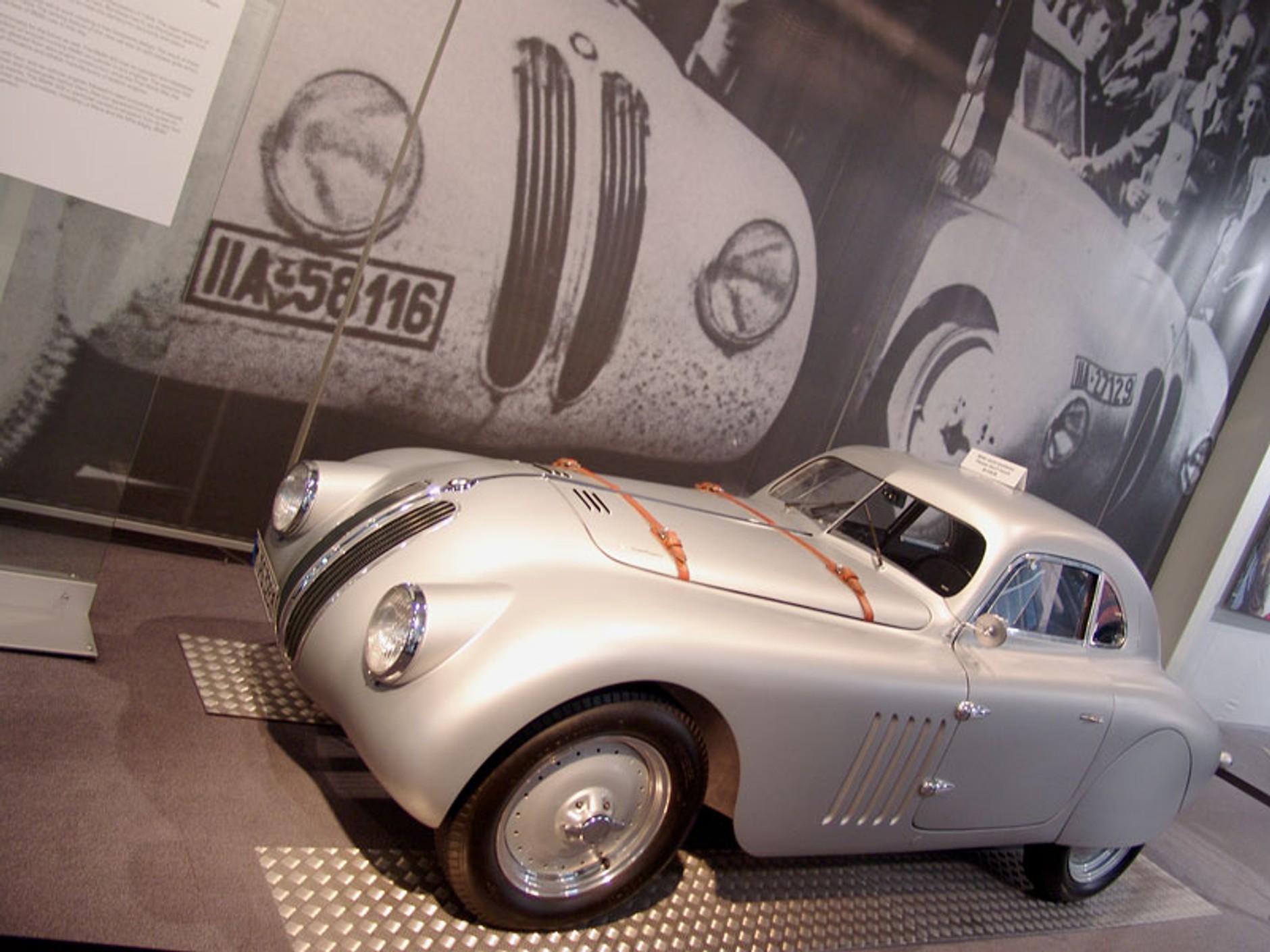 BMW: muzeum monachijskiej szachownicy