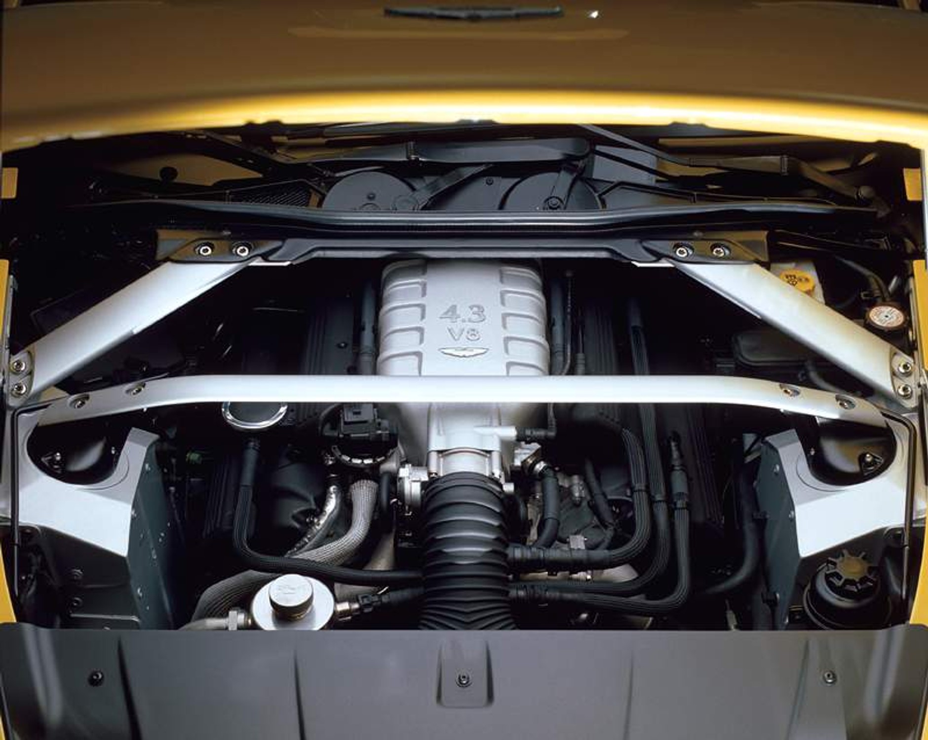 Aston Martin V8 Vantage: więcej mocy dla starszych wersji