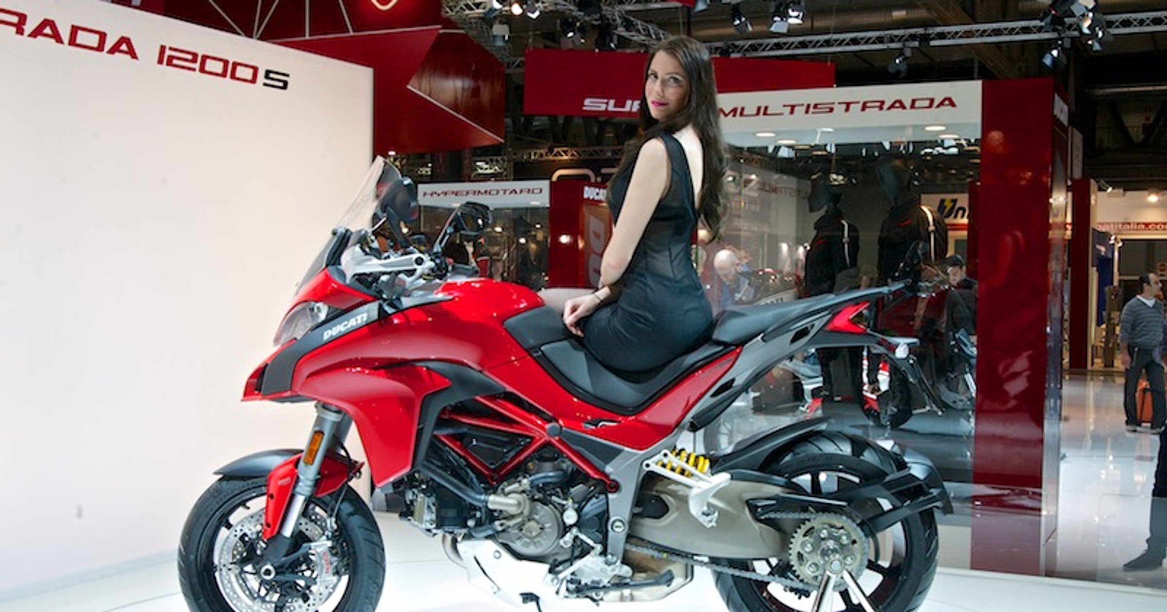 Ducati Multistrada i z nowym silnikiem ze zmiennymi fazami rozrządu