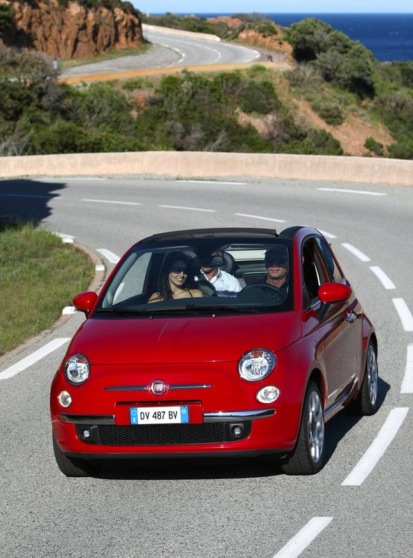 Fiat 500C: nowe informacje i zdjęcia włoskiego kabrioletu (fotogaleria)