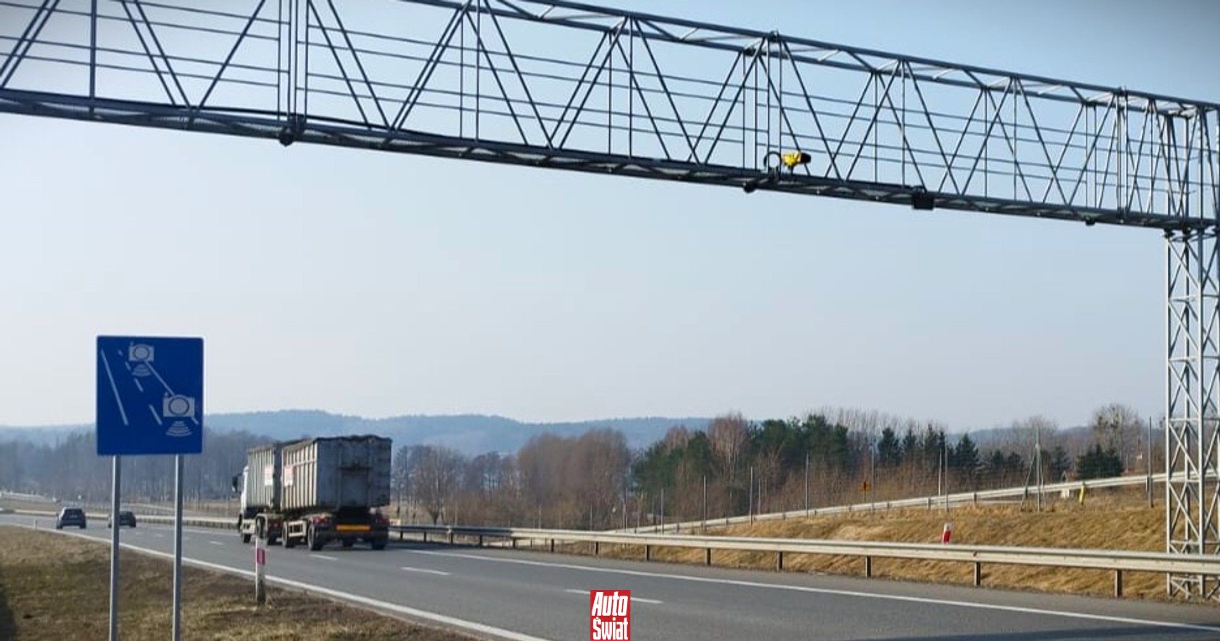 Włączyli nowy odcinkowy pomiar prędkości na ekspresówce. W komentarzach "piekło"