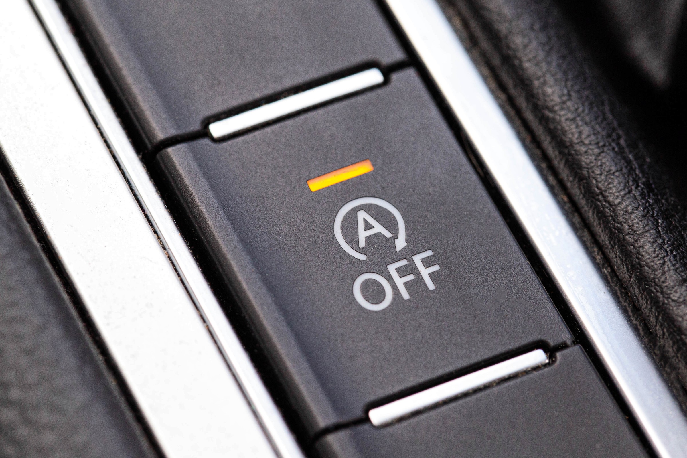 Administracja Donalda Trumpa likwiduje "przycisk Obamy" w samochodach. To tylko część rewolucji. Będą ofiary [KOMENTARZ]