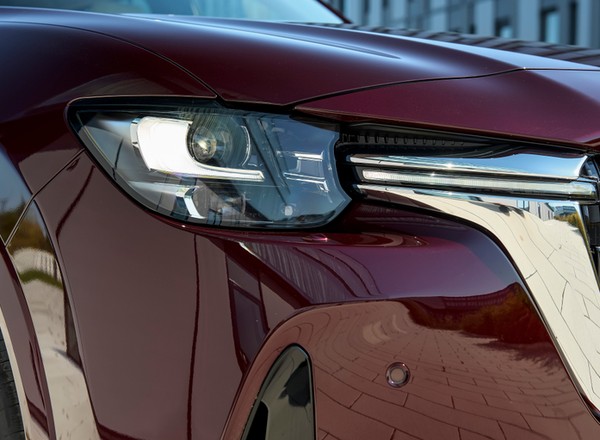 Nowa Mazda CX-80 raczej z dieslem i w nowym kolorze. Marka zapowiada duże premiery w 2025 r.
