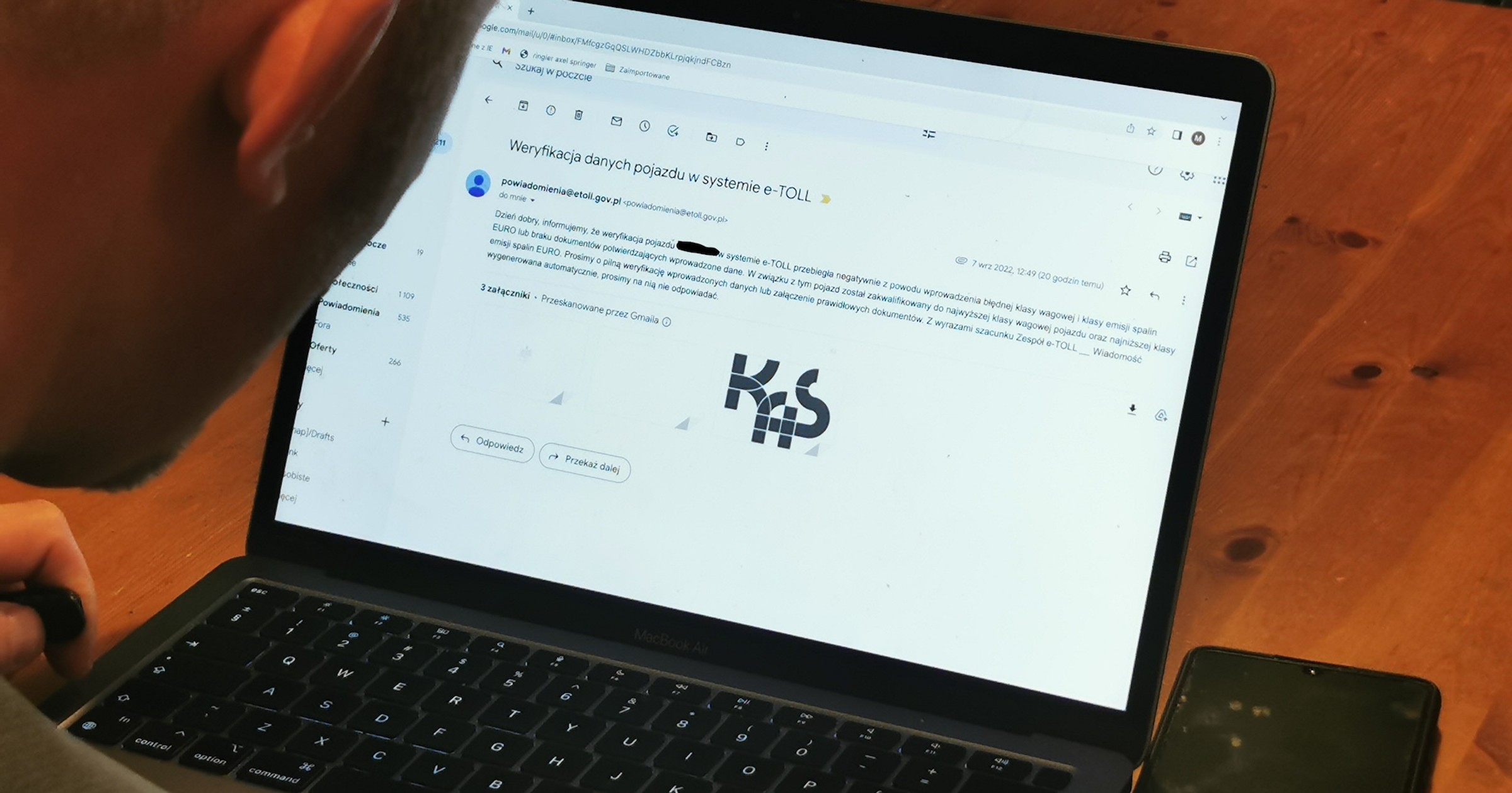 Urzędowych e-maili z systemu e-Toll właściciele aut nie powinni ignorować. Konsekwencje mogą być poważne