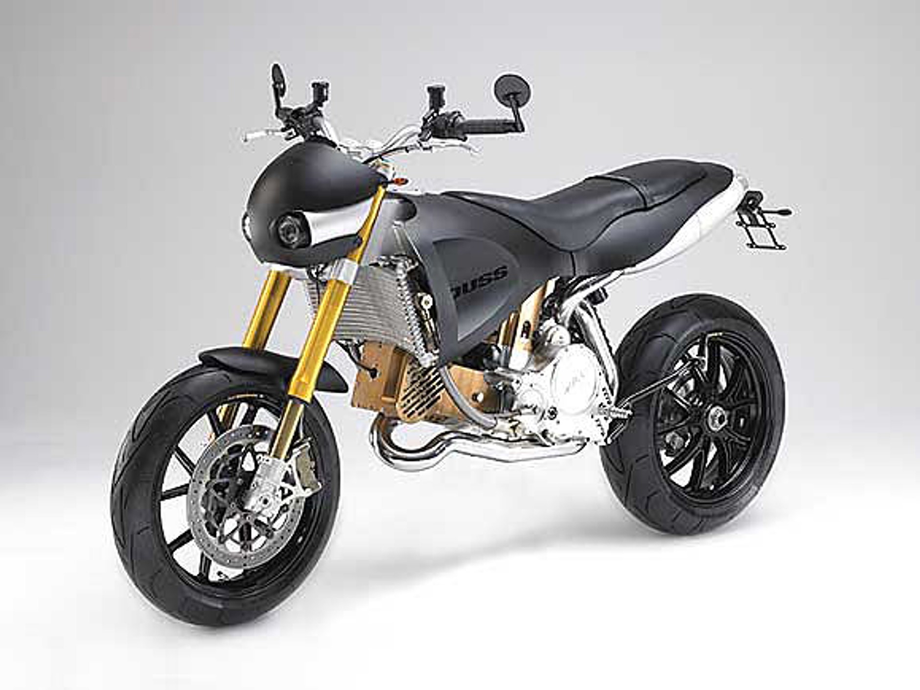 Duss Supermoto V2: nowy litrowy model na scenie