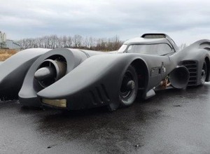Batmobil, DeLorean z "Powrotu do przyszłości" i Ectomobile Pogromców Duchów na sprzedaż
