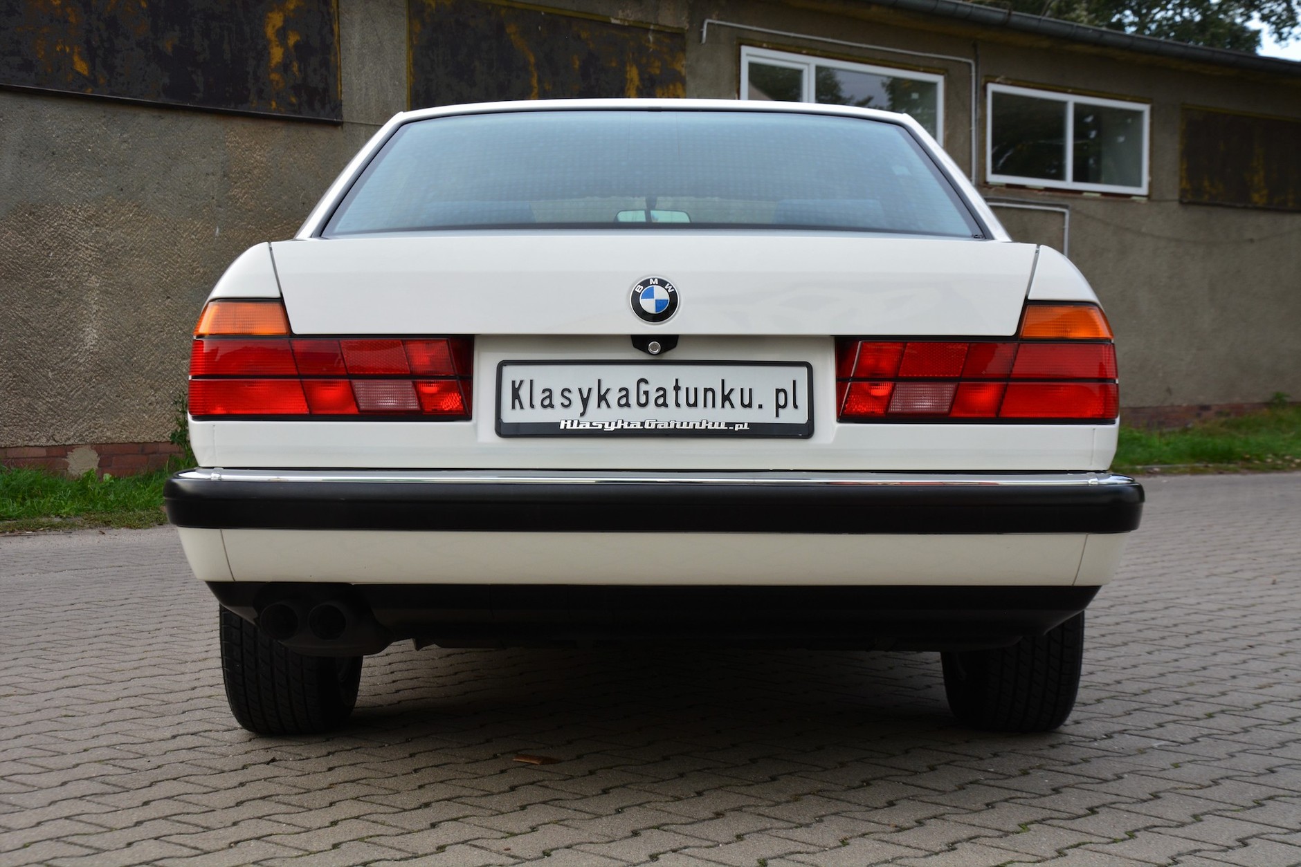 BMW 740i E32
