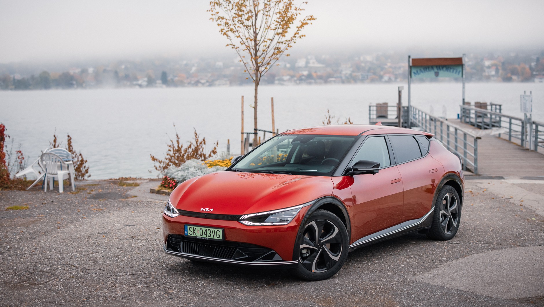 Kia EV6 – Moc: 170-585 KM; Zasięg: 394-528 km; Cena od 201 900 zł