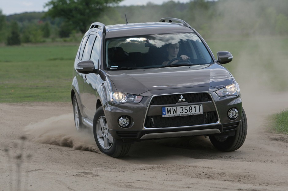 Mitsubishi Outlander: czy warto kupić podstawową wersję