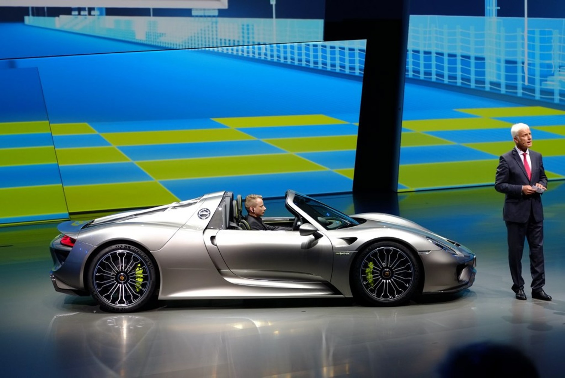 IAA 2013: Porsche 918 Spyder – hybrydowy superbolid