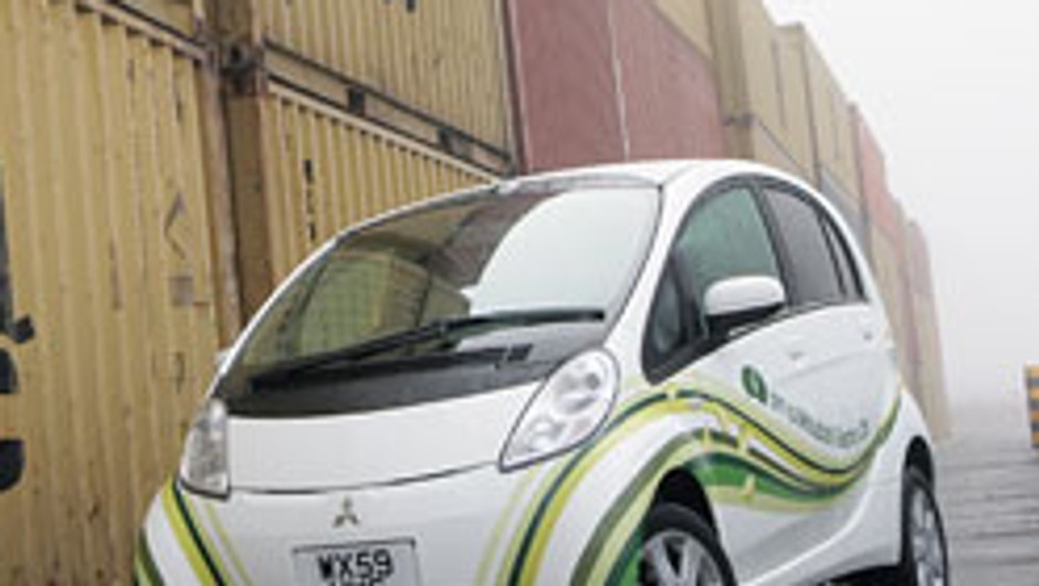 Mitsubishi i-MiEV: Birmingham zkouší elektromobily v běžném provozu