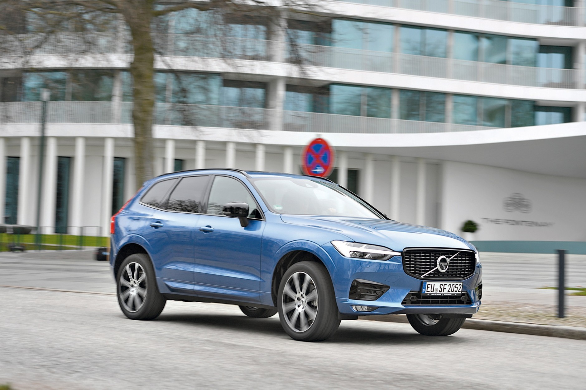 Wyraziste linie nadwozia i reflektory z motywem młota Thora. To bez wątpienia Volvo