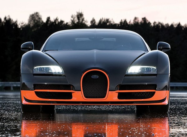Bugatti Veyron ma już 15 lat! Oto jego sześć fascynujących wersji