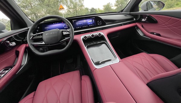 Omoda 9 Super Hybrid