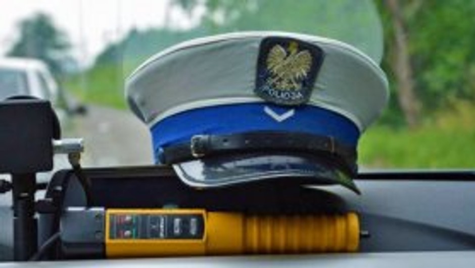 Po alkoholu wiózł miesięczne niemowlę. Policjanci się nie patyczkowali