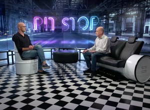 Auto Świat Pit Stop. Zabytki motoryzacji, zabytkowa architektura i nowoczesne auta – to się wcale nie kłóci