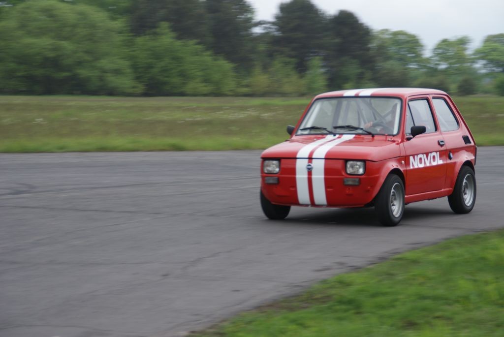 Maluch kontra Ferrari na Nürburgringu