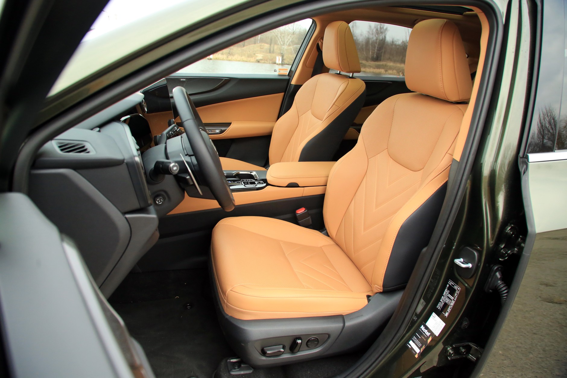 Lexus NX 350h 2022 r. 2. generacja