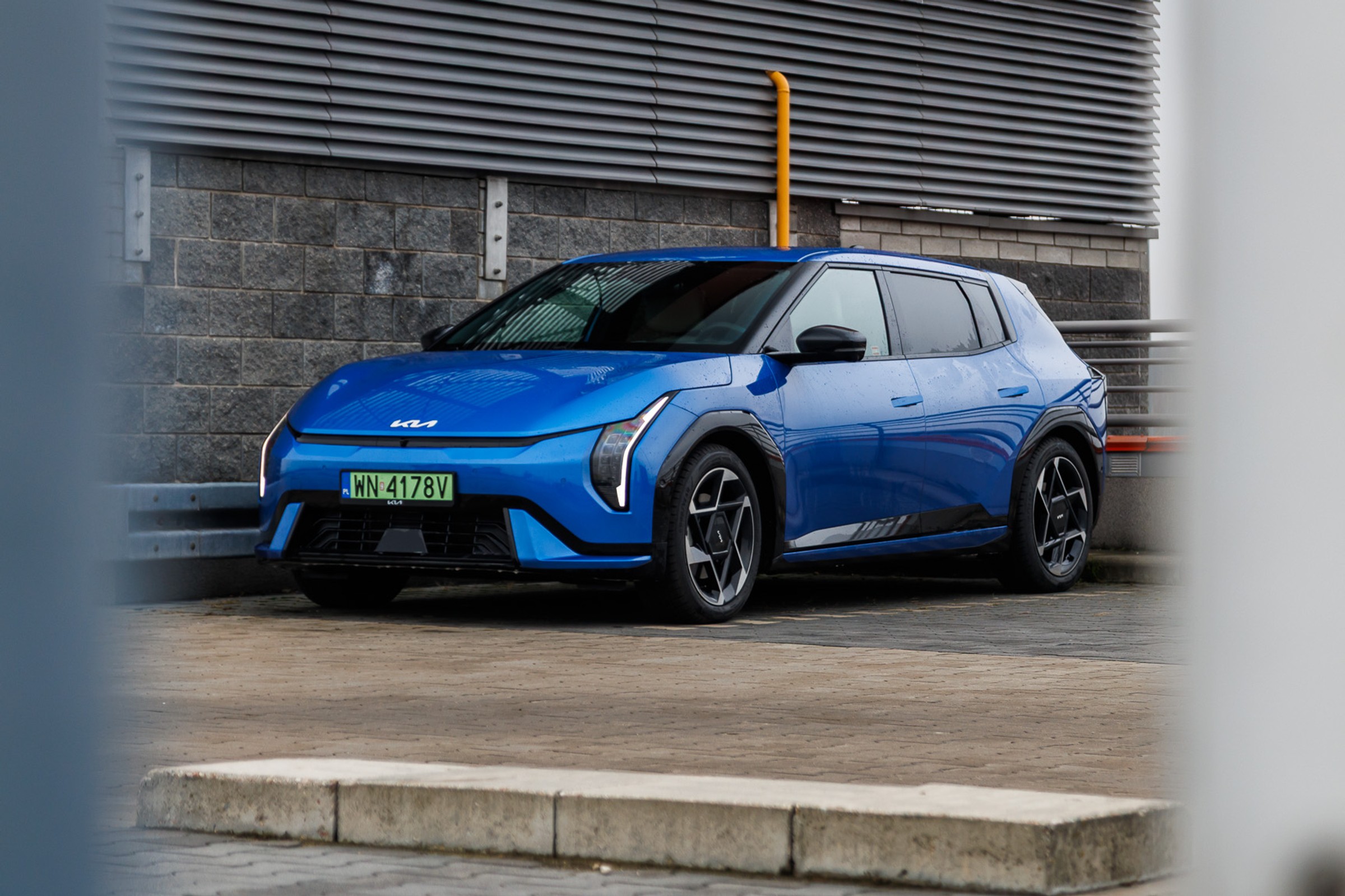 Kia EV4 to bezpieczna przystań na elektromobilnej mapie. Koreańczycy wiążą z nią nadzieje