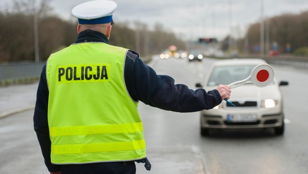 Kierowca BMW dmuchał w alkomat i zabrakło skali do pomiaru