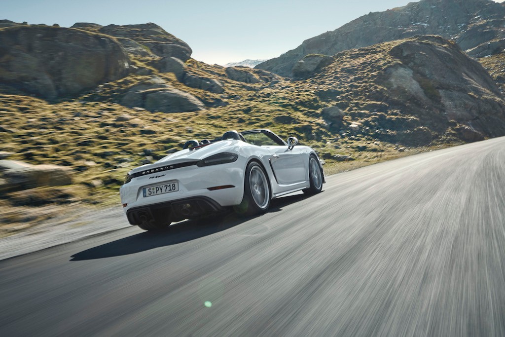 Porsche 718 Spyder i 718 Cayman GT4 z wolnossącym bokserem