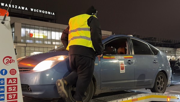 Zatrzymane dowody rejestracyjne i prawa jazdy: policja skontrolowała przewozy osób