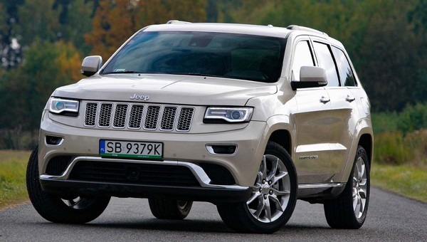 W Jeepach Grand Cherokee może dojść do nagłego dławienia się silnika. Akcja serwisowa