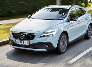 Volvo V40 Cross Country po liftingu - wciąż udaje terenówkę
