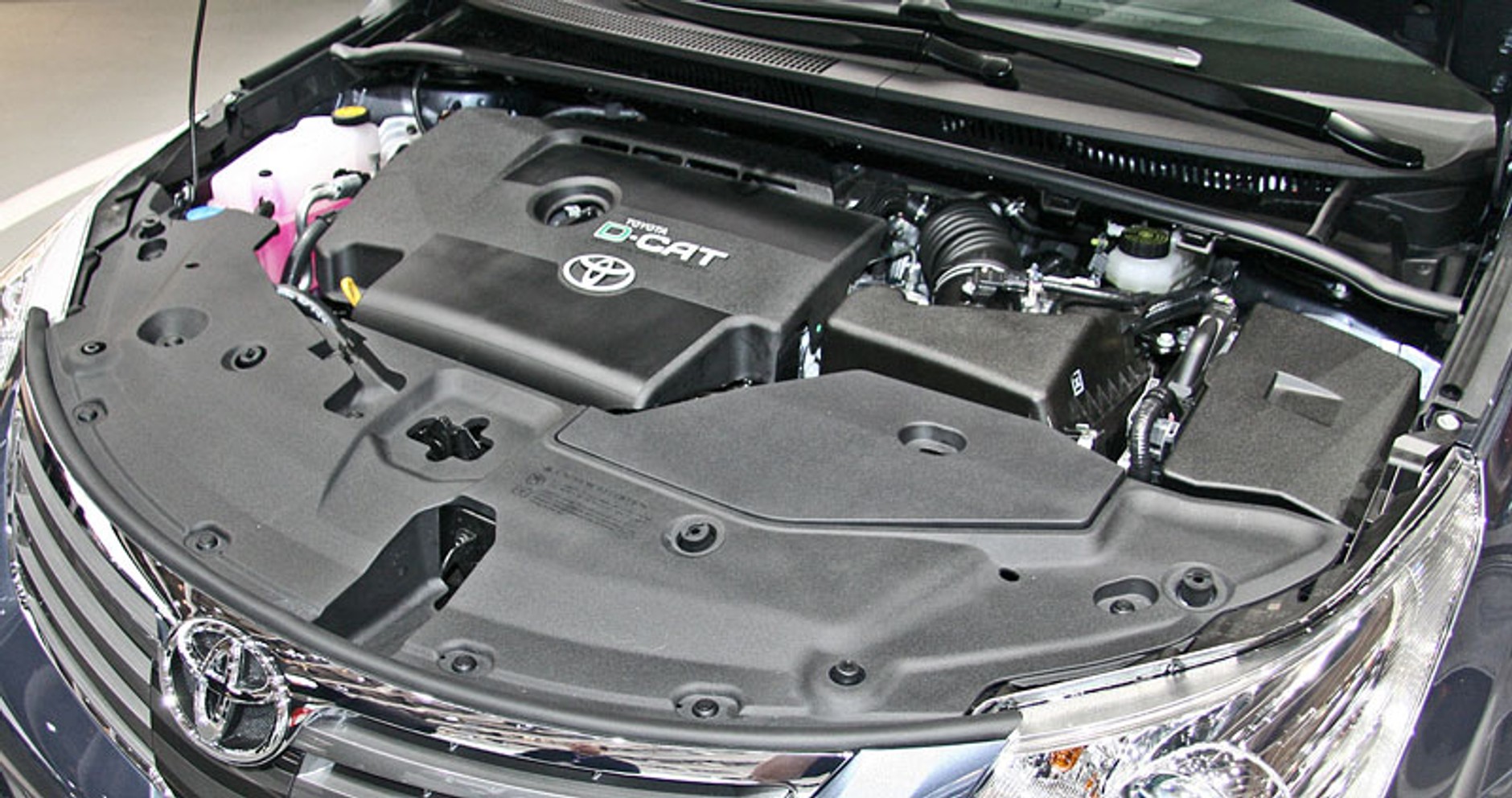 Paryż 2008: Toyota Avensis – pierwsze wrażenia